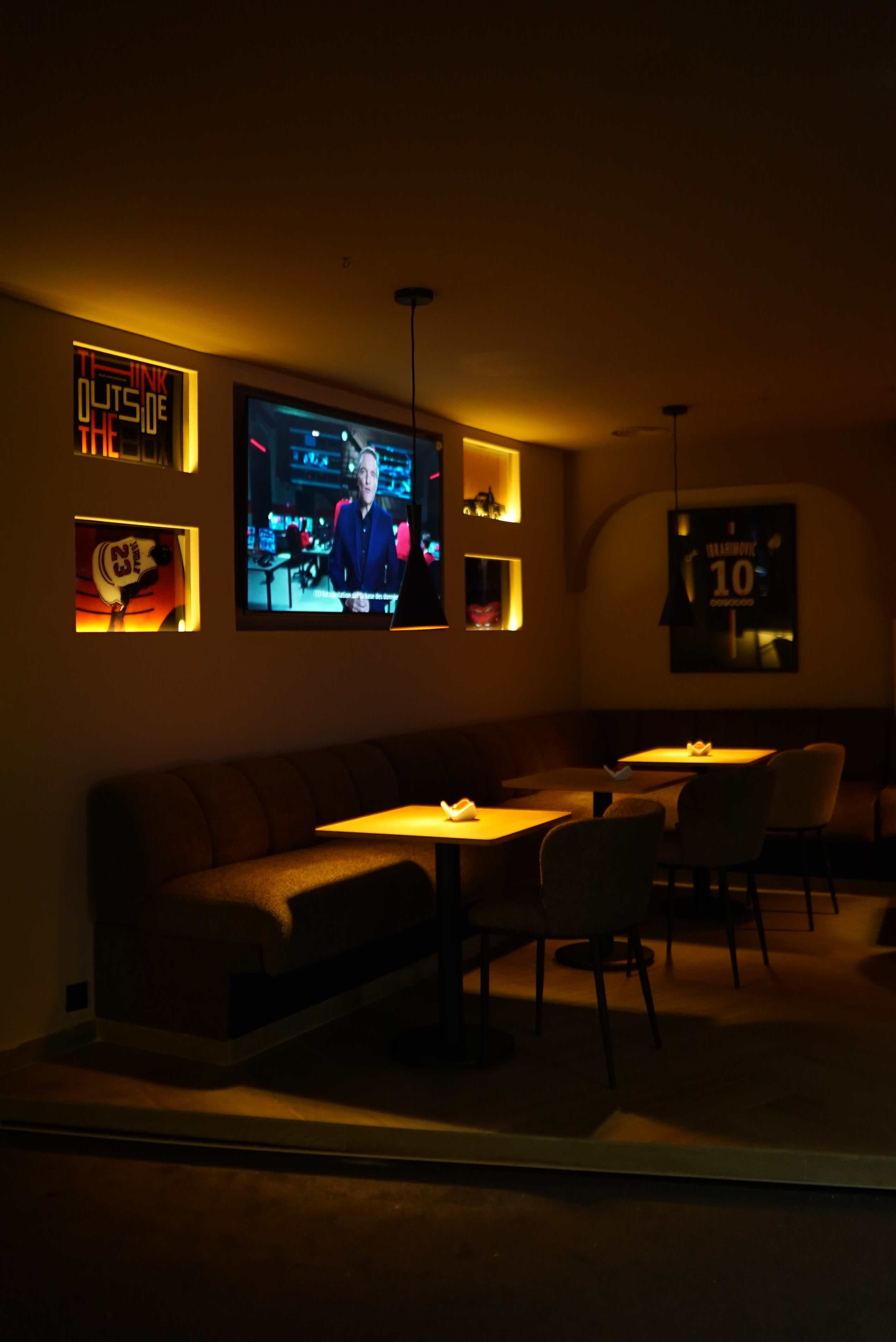 Lounge urbain billard café Marrakech